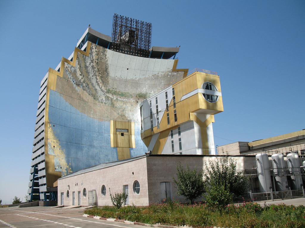  Tashkent's Solar Furnace Discovery Tour